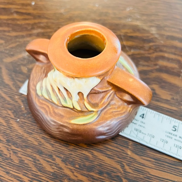 Roseville basin and candle sticks - Picture 11 of 11